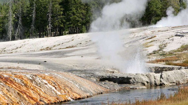 park-narodowy-yellowstone-014-wikipedia-800px-Yellowstonepark_Landscape