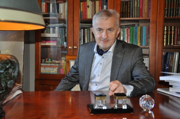 Nie dyskryminujmy Tomasza Adamka BIZNES, Polityka zagraniczna - Komentarz ekspercki Pana Prezesa Pawła Kosmali z Górnośląskiego Towarzystwa Finansowego odnośnie aktualnych wydarzeń związanych z wyborami do Europarlamentu.
