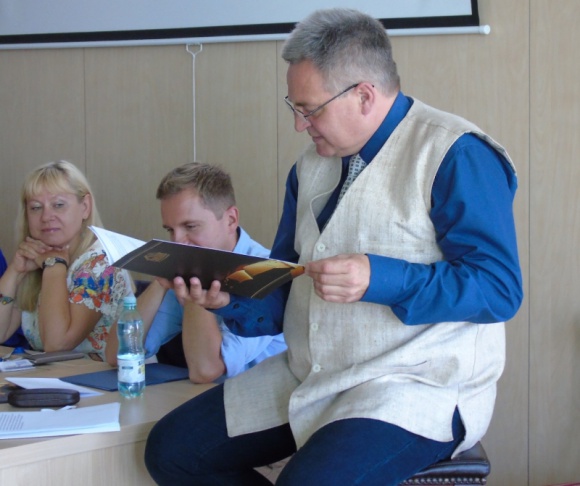 Szkolne preludium do Narodowego Czytania Książka, LIFESTYLE - W piątek uczniowie podlaskich szkół ponadgimnazjalnych czytali Quo Vadis Sienkiewicza w Książnicy Podlaskiej w Białymstoku. Impreza dla szkół poprzedziła sobotni Dzień Narodowego Czytania na Rynku Kościuszki.