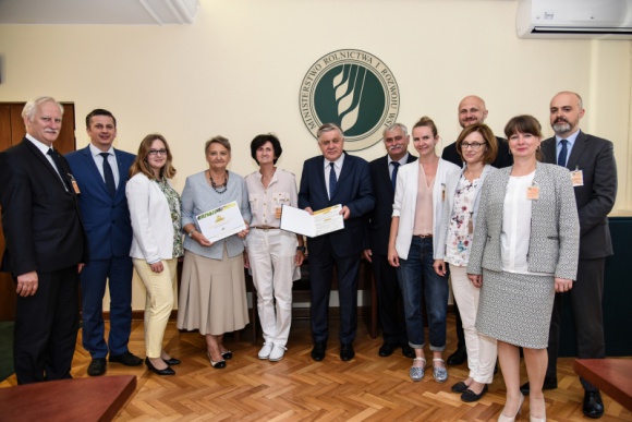 Samorządy chcą chronić pszczoły