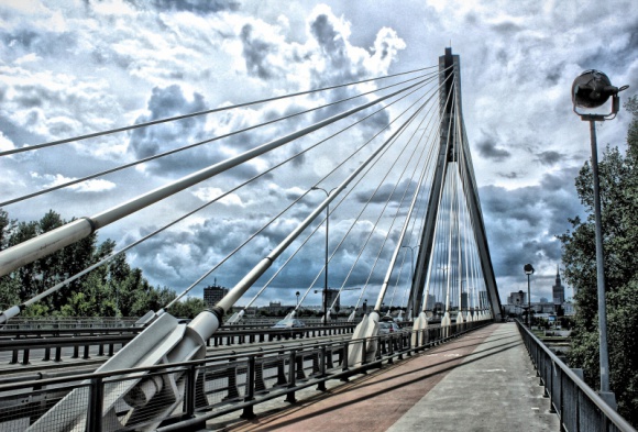 Polacy chcą, aby Janosikowe było płacone przez rząd Samorządy, BIZNES - Blisko 70% Polaków zdaje sobie sprawę z funkcjonowania Janosikowego, czyli systemu transferów pieniężnych pomiędzy samorządami – wynika z badania IBRiS na zlecenie Stowarzyszenia Stop Janosikowe. Zdecydowana większość uważa, że Janosikowe powinno być finansowane przez rząd (80%).