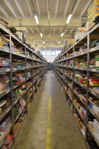 Podczas kwarantanny Polacy kupują więcej książek Książka, LIFESTYLE - Analiza decyzji zakupowych konsumentów w trakcie pandemii pozwala sprawdzić, w jaki sposób spędzamy czas zamknięci w czterech ścianach.