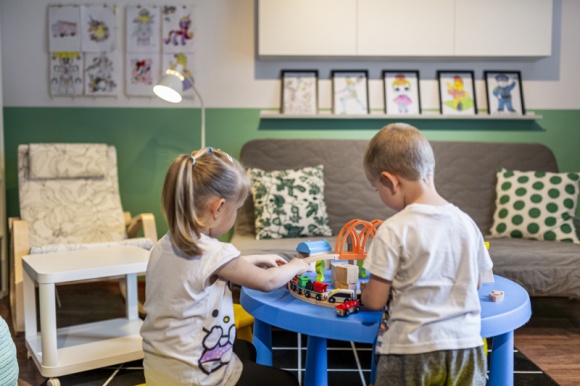 IKEA Poznań tworzy lepsze warunki życia na poznańskiej Starołęce. Problemy społeczne, BIZNES - W ramach przeciwdziałania skutkom pandemii koronawirusa IKEA Poznań aktywnie niesie pomoc lokalnej społeczności. Tym razem wsparcie otrzymało Wielkopolskie Stowarzyszenie MONAR – MARKOT Wielkopolskie Centrum Pomocy Bliźniemu z siedzibą przy ul. Starołęckiej 36 w Poznaniu.