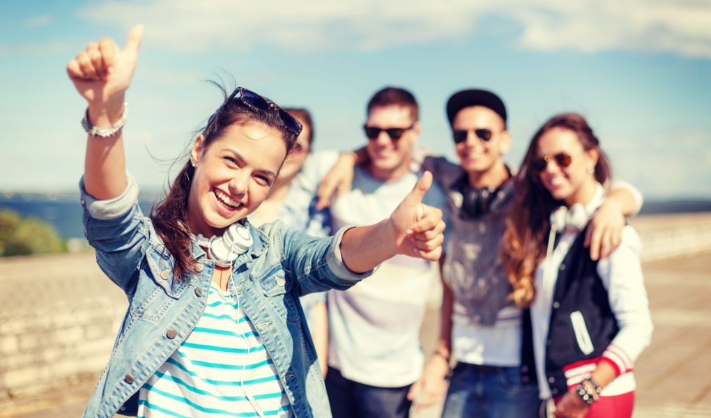 Oboz-youtuberski-albo-survival-czyli-czego-potrzebuje-nastolatek-na-tegorocznych-wakacjach-scaled Kolonie nad morzem lub obóz w górach 2021 – Obóz youtuberski albo survival, czyli czego potrzebuje nastolatek na tegorocznych wakacjach